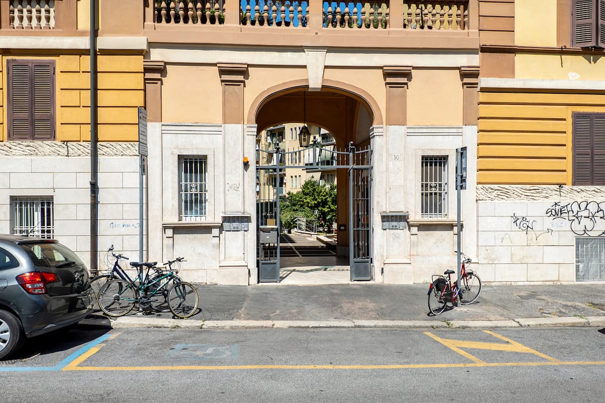 Entrance of the 1930s building on Via Mirandola, San Giovanni, Rome